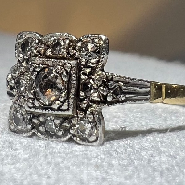 Beautiful Edwardian diamond cluster ring on an 18ct gold and platinum mount