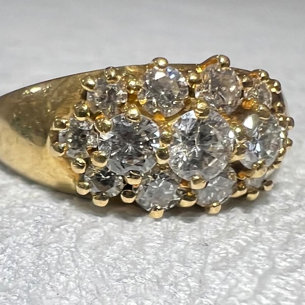 Stunning 18ct and diamond cluster ring