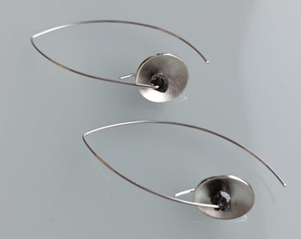 Silver earrings with black rough diamond