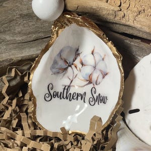Southern Snow Cotton Decoupaged Oyster Shell Ornament
