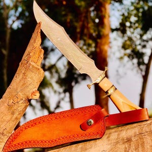 Handmade Damascus Steel Hunting Knife: Camel Bone Handle, Sharp & Durable