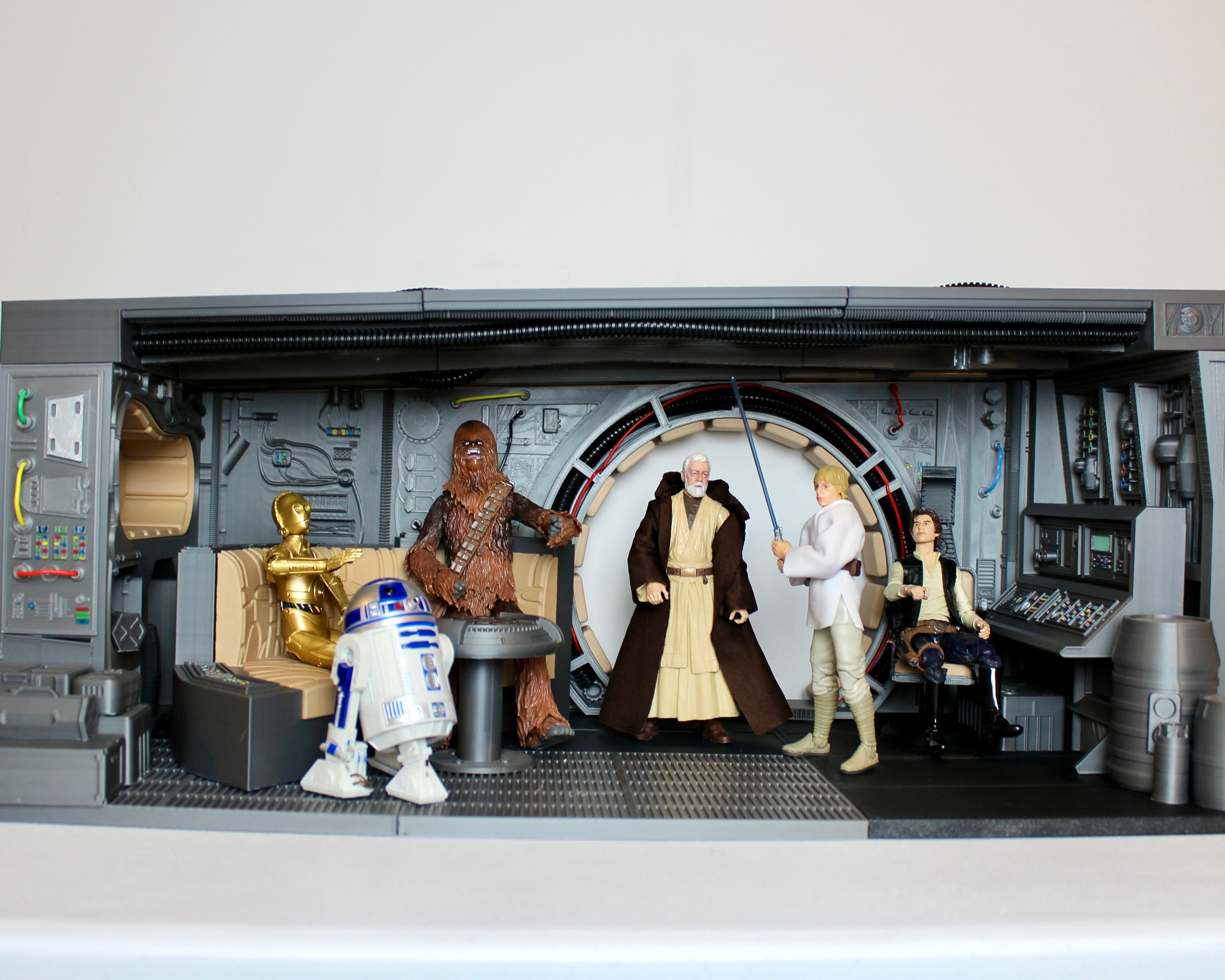 Star wars black series millennium falcon discount