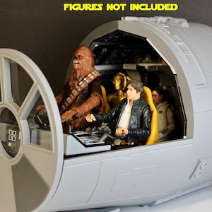 Millennium Falcon Cockpit Display: 6 Inch Star Wars Figures Diorama