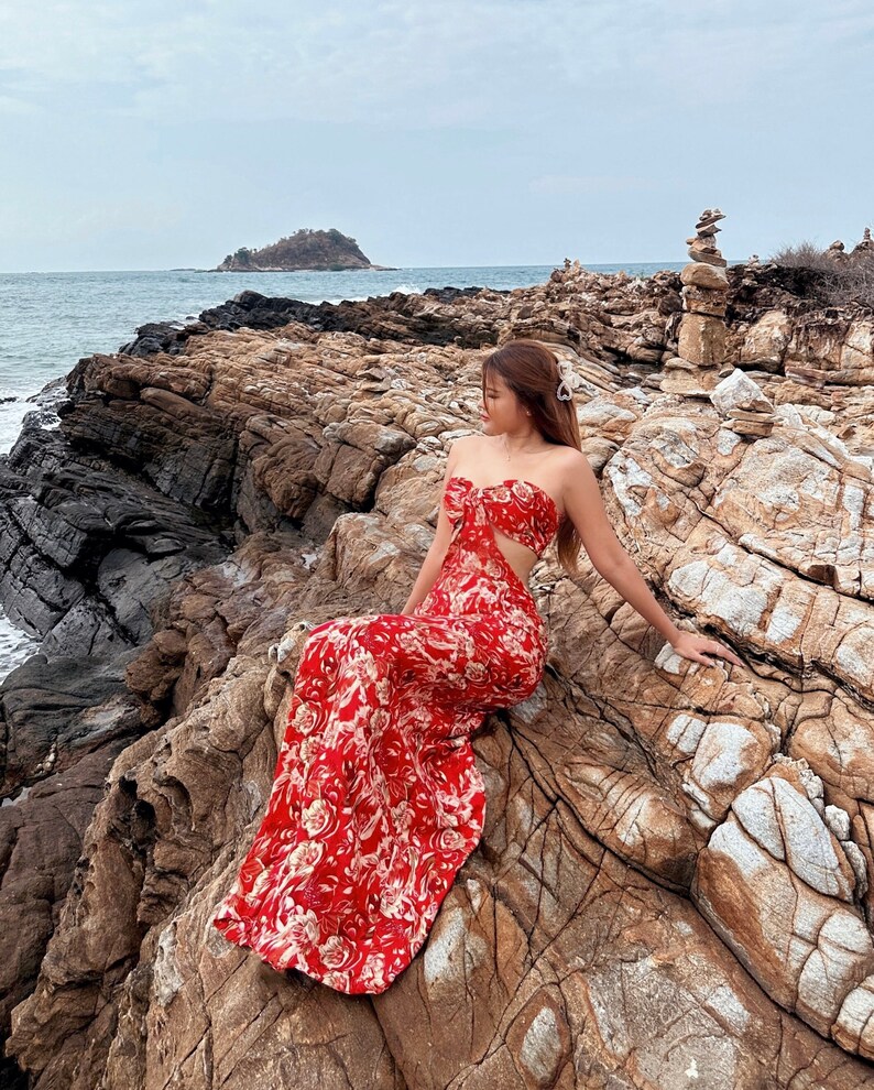 Red Flowers Out Waist Dress, Handmade zdjęcie 1