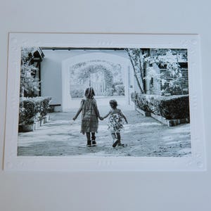 Cartão de filme brilhante de 35 mm | Irmãs | Cartões comemorativos em branco feitos à mão | Arte de Jessica Pomerantz | Perfeito para qualquer ocasião!