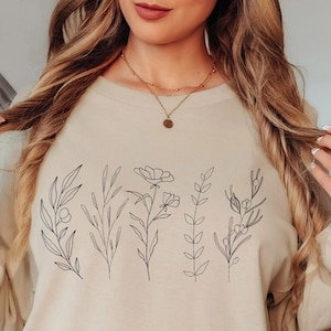 Wildflower Gildan sweatshirt Floral Cottagecore Tee Botanical Design Shirt Inspired Flower Shirt Perfect for Nature Lovers tees