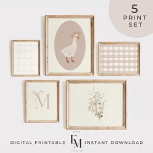 Juego de 5 impresiones de Pink Silly Goose para decoración de habitación de niñas, póster con monograma inicial, lazo, estética vintage, arte de pato, decoración de guardería, regalo floral para bebé