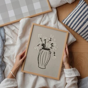Elegant Abstract Vase and Flower Print for Minimalist Homes.