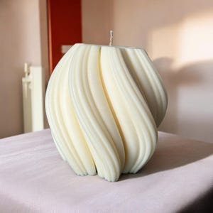Designkaars, XL-kaars, stijlvolle kaars, handgemaakte kaars, geurkaars, cadeaukaars, abstracte kaars, kaars