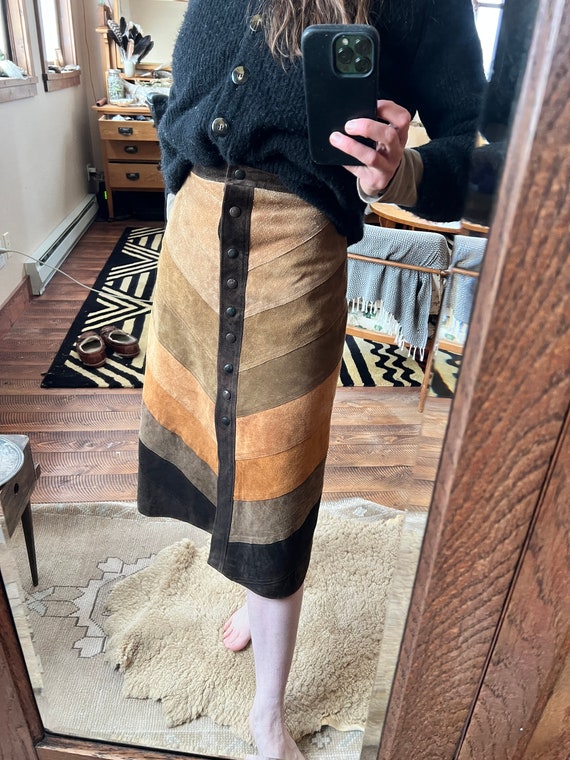 High-waisted Mid-calf 70’s suede chevron skirt