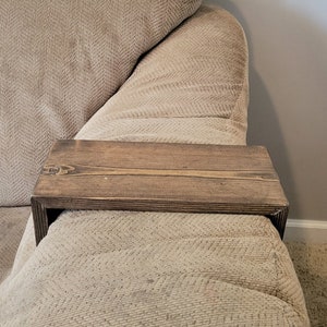 Elegant Armrest Table for Your Couch: Stylish & Practical Addition to Any Living Room.