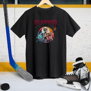 Kinder Slasher Hockey Shirt, Halloween Hockey Skeleton Tee, gruseliges Hockey Geschenk
