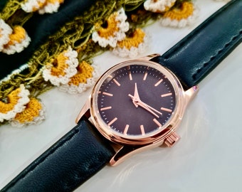 Wrist Watch for Women, Present for Her, Rose Gold Colour, Vintage Design, Leather Band, White Dial, Valentine's Day Gift, Roman Numeral