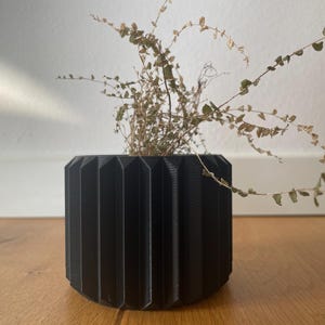 Flower pot/ 3D printed planter/ indoor pot/ stylish pot/ plant pot/ plant love/ urban jungle/ green home/ planter/ decoration