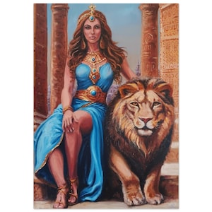 Puede incluir: Pintura de una mujer con vestido azul y detalles dorados, corona y un león. La mujer está sentada, el león a su lado. El fondo muestra columnas y elementos arquitectónicos, con un cielo azul suave.