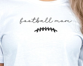 Camiseta de mamá futbolera, camiseta del día del juego, regalo lindo para mamá futbolera, camiseta de mamá futbolera de otoño, camiseta de la temporada de touchdowns, camiseta de mamá deportiva
