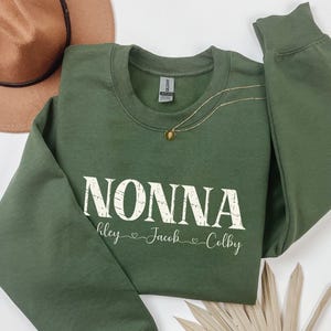 Personalized Grandma Shirt, Grandkids Names, Mimi Sweater, Nana Gift, Custom Gigi Shirt, Mother&#39;s Day Gift, Grandma Sweatshirt, Gift for Mom