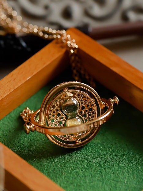 Carat shop, the Pendientes Harry Potter Time Turner (chapado en or