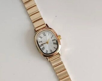 Vintage Minimal Metal Band Oval Gold Women's Wristwatch, Retro Design, Stylish Design, Mother's Day Gift