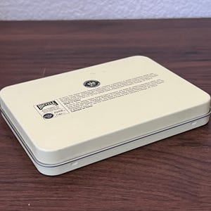 Lata de Coca Cola en forma de botella, 2010, naipes de colección Bicycle, VACÍO imagen 8