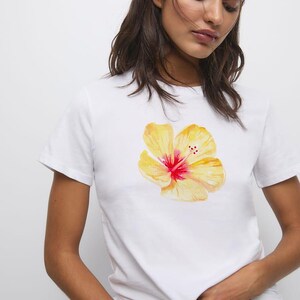 Hawaii Hibiscus Graphic T-Shirt: Women&#39;s Cotton Beach Tee