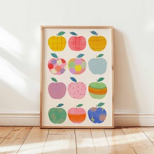 Färgglatt modernt äppeltryck, skandinavisk fruktväggkonst, lekfull barnköksdekor, regnbågsäppleillustrationposter oramad