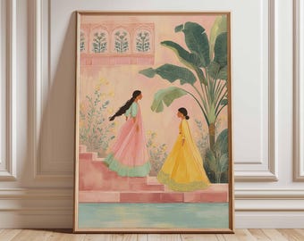 Puede incluir: Una impresión artística enmarcada que presenta a dos mujeres con vestimenta tradicional india. Una mujer lleva un vestido rosa con ribete verde, y la otra un vestido amarillo. El fondo incluye una pared rosa, escaleras y exuberante follaje verde.