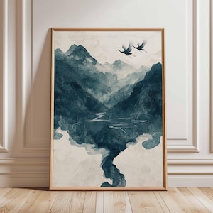 Bergfluss Kunst Poster - Elegante Asiatische Landschaft, Neblige Berge & fliegende Vögel, ruhige Naturszene, ruhige Wasserstraße