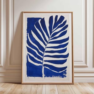 Blue Palm Leaf Poster – Abstract Nature Art, Minimalist Tropical Print, Bold Blue Leaf Design, Modern Wall Decor, Contemporary Botanical Art