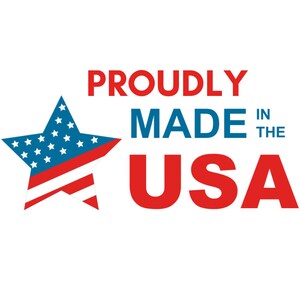 Pode incluir: Uma estrela vermelha, branca e azul com um fundo azul e estrelas brancas. O texto "Proudly Made in the USA" est&aacute; em letras vermelhas e azuis.