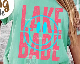 Sonrisa lago nena PNG, Verano png, Lago vagabundo png, Cara sonriente png, Vida en el lago png, Camisa desgastada del lago png, Descarga digital retro del lago png