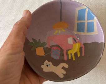 Plato de cerámica artesanal con diseño de gato en casa, fabricado en Seúl.