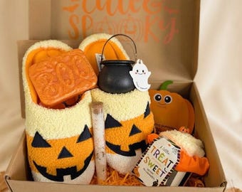 Halloween Self Care Box, Spooky Gift Basket, Cozy Fall Care Package, Halloween Spa Gift for Friend, Cute & Spooky Slippers and Bath Treats