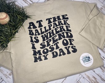 En el Ballpark Crewneck -Ball Mama-