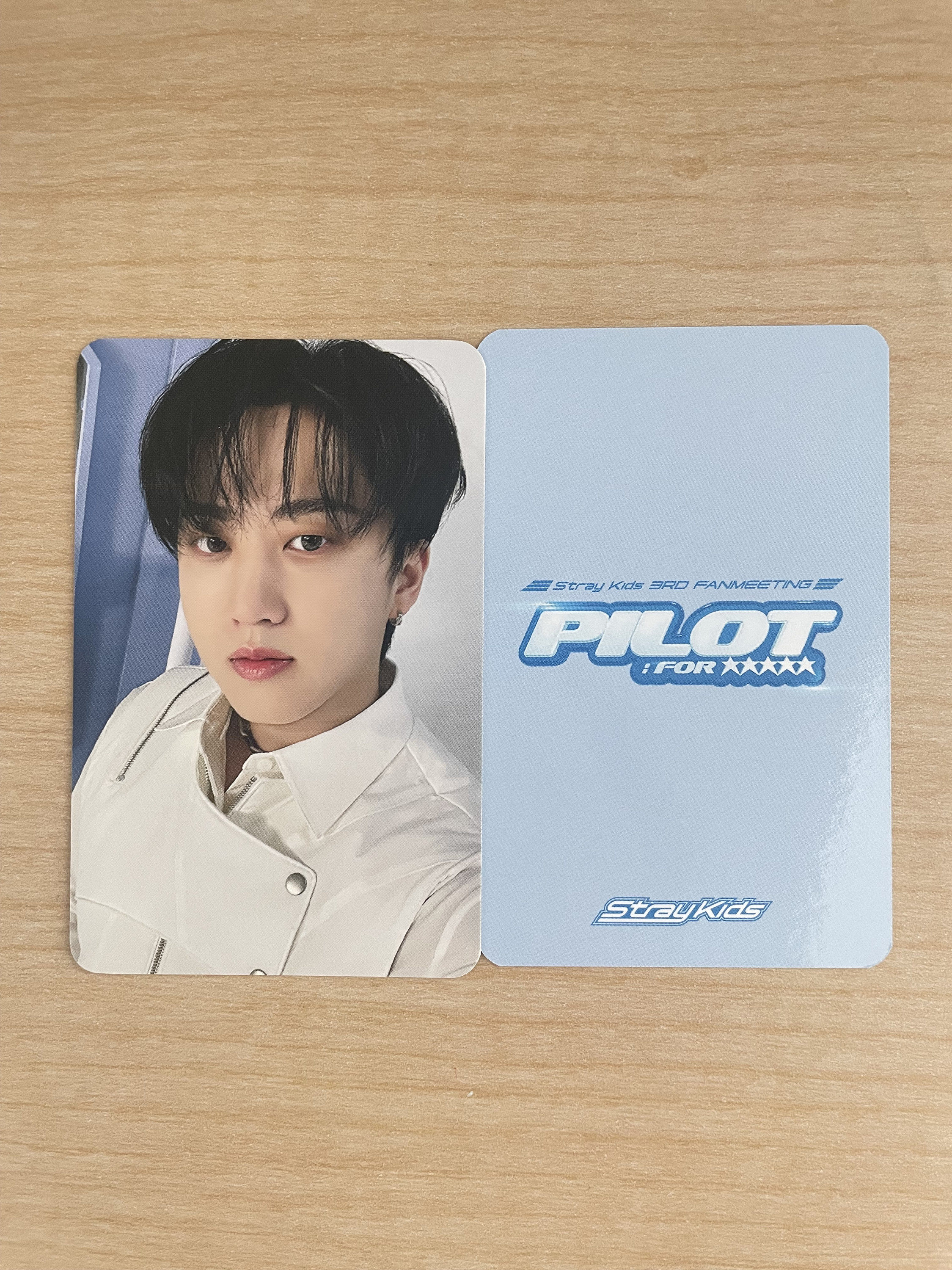stray kids パイロット tシャツ　新品未開封 straykids PILOT ペンミ Tシャツ 黒 スキズ パイロット - メルカリ