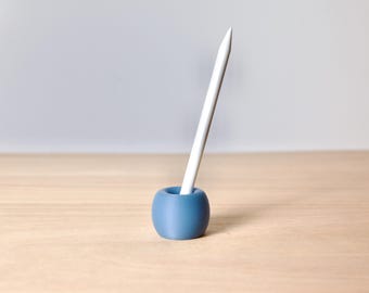 Minimalist Apple Pencil Holder - Modern iPad Pen Stand - Elegant Tablet Stylus Stand - Low Profile Office Accessory - Chic Gift for Students