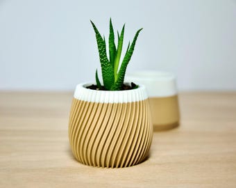 Latte Swirl Lightweight Indoor Planter - Two-Tone Coffee Succulent Plant Pot- Aesthetic Modern Cactus Planter - Cute Minimal Pot W/ Drainage