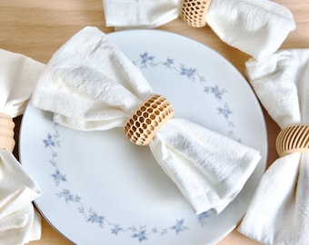Elegant Honeycomb Napkin Rings (4x) - Modern Hexagonal Cloth Napkin Holders - Aesthetic Dining Table Decor - Perfect Wedding Table Accessory