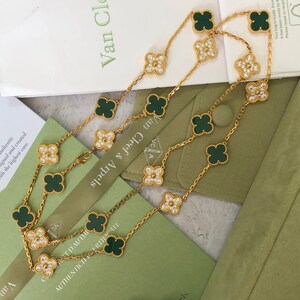 Authentic Van Cleef & Arpels Vintage Diamond ALHAMBRA Au750 Yellow Gold Green Malachite Necklace 20 Flowers