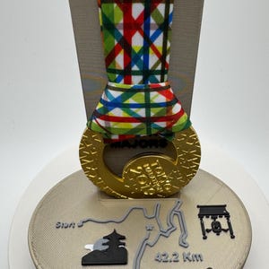 Tokyo Marathon Race Medal Display - Marathoner Gift - Medal Collection Organizer