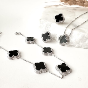Clover necklace and earring set - Etsy 日本