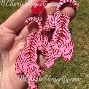 Pendientes de tigre rosa y rojo / Pendientes hipoalergénicos hechos a mano / Joyas llamativas de gran tamaño