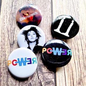 アクセサリー peaceminusone logo pin set #1 Peaceminusone x Joopiter Daisy Pin Set White / Fedex | eBay