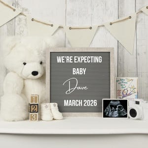 Modèle modifiable d'annonce de grossesse - Révélation numérique du bébé pour les réseaux sociaux - Nous attendons un accessoire photo