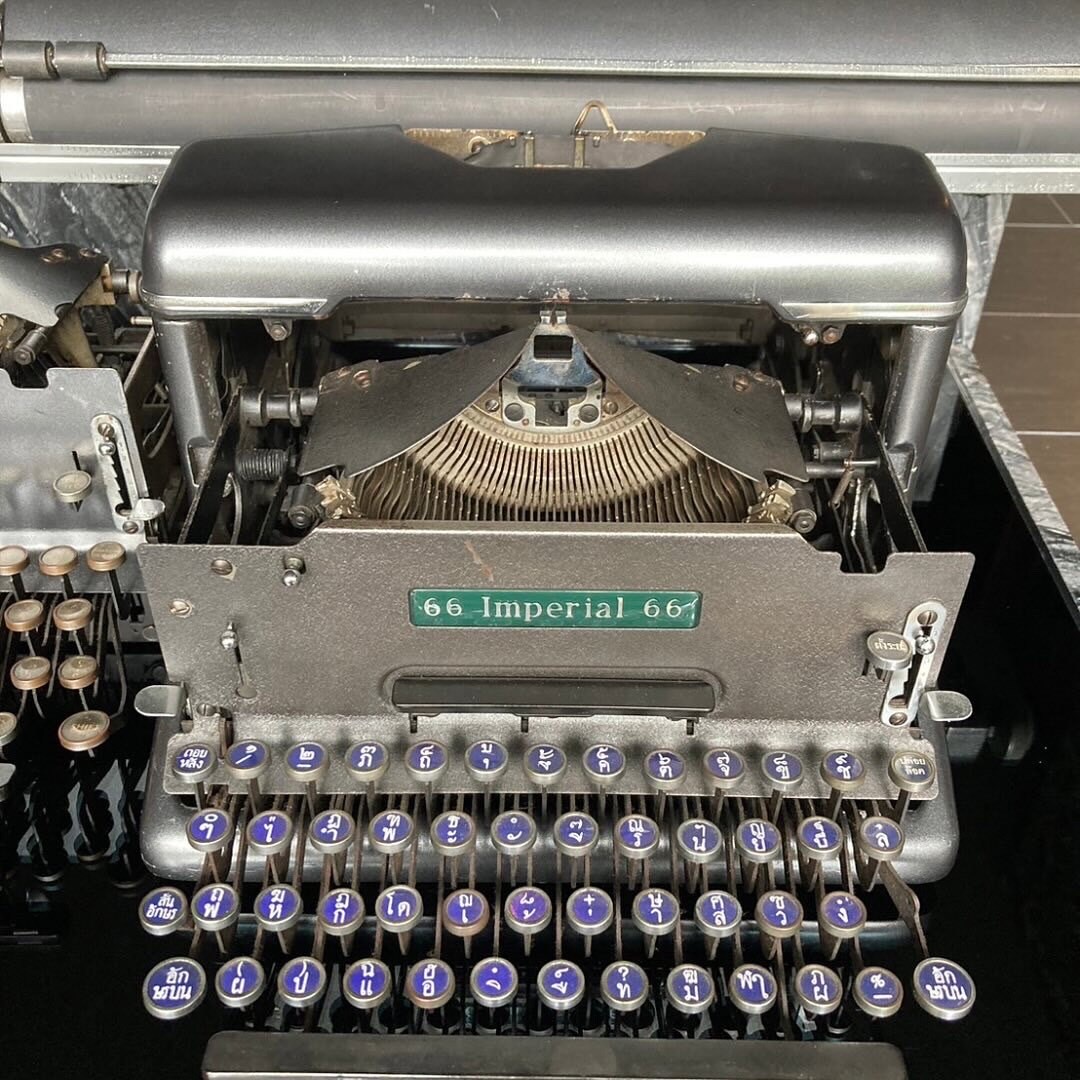 1961 Imperial 66 Vintage Portable Typewriter. - Etsy