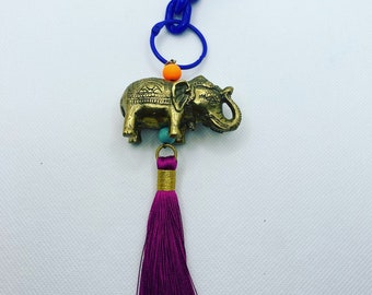 Indie Glücks Schlüsselanhänger Kupfer Elefant mit Blauer Verschluss und Fushia Quaste