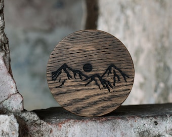 Mountain engraved wooden box