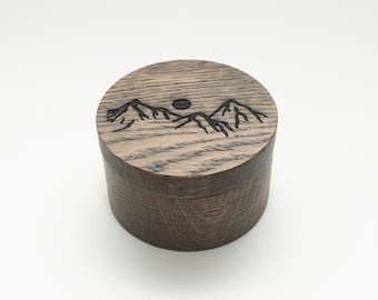 Travel-Themed Wooden Memory Box - Souvenir Chest for Adventure Keepsakes & Precious Moments - Perfect Present for Explorers