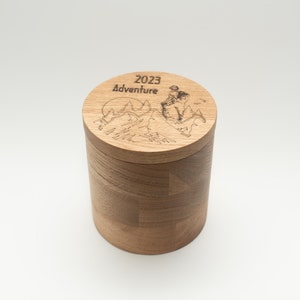 Adventure Memory Box, Personalized Wooden Exploration - Custom Keepsake Chest for Treasured Moments with Engraving Option