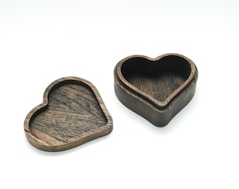 Handgefertigte herzförmige Holzkiste - ein zeitloser Schatz und ein herzerwärmendes Geschenk für besondere Anlässe, Jubiläen